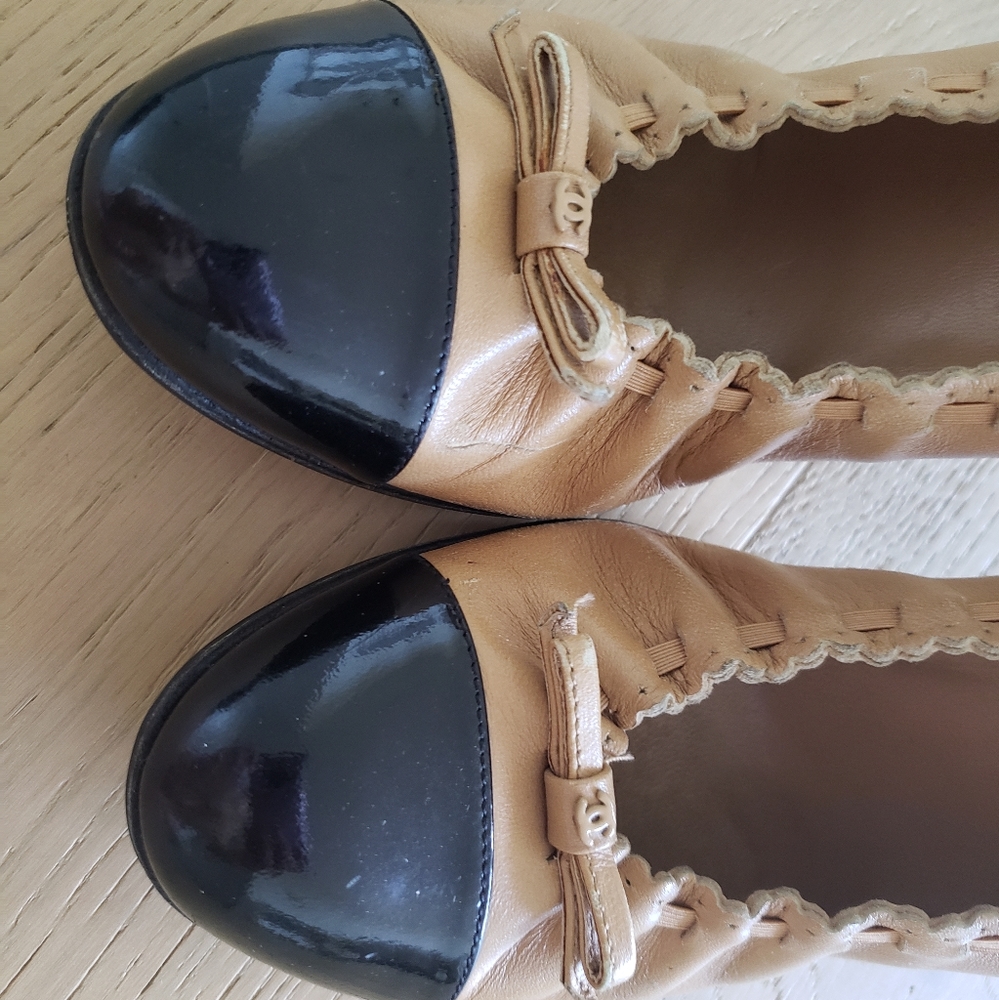 Chanel cap toe vintage pumps - Picture 2 of 6